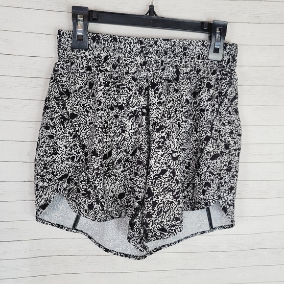 Lululemon Tracker Short V 4" Inch Sporadic Black Rhino Grey, sz 4 - Picture 1 of 7
